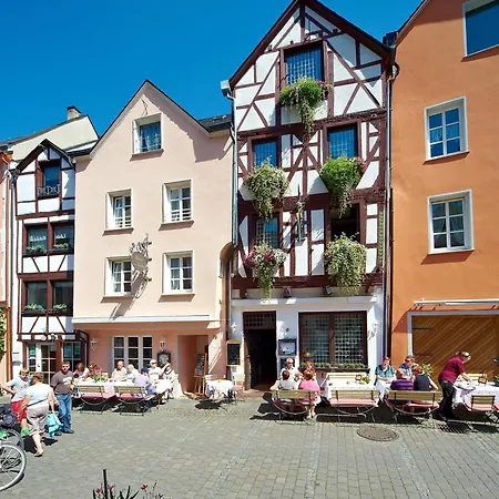 Gaestehaus Am Schlossberg-3