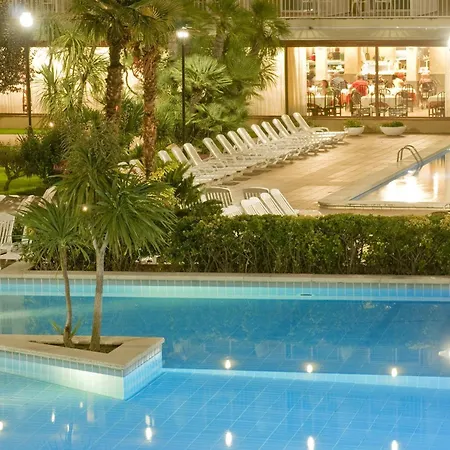 Hotel President-2