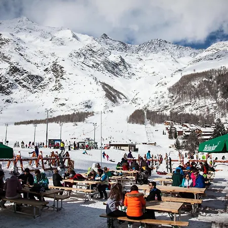Hotel The Larix Ski-In Ski-Out-3