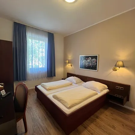 Central Hotel-2