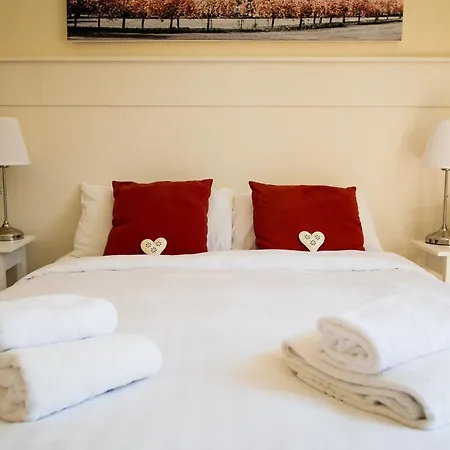 Fountains Guest House - Harrogate Stays With Free Parking-3