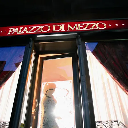 Hotel Palazzo Di Mezzo-3