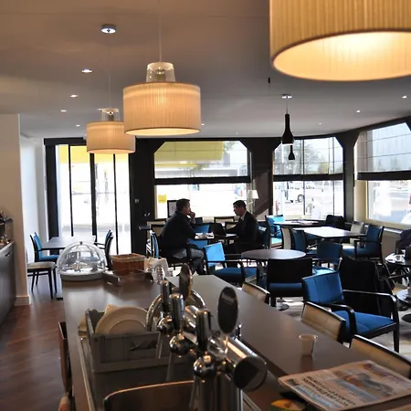 Hotel Le Berry Saint-Nazaire-3