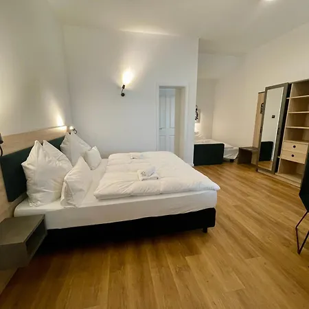 Hopfenhotel am Adenauerufer-3