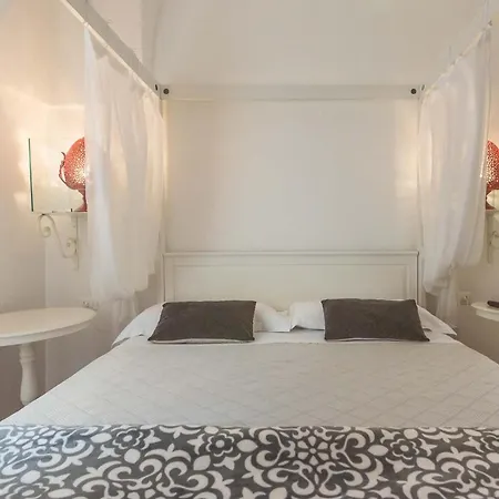 Le Nicchie Luxury Rooms-3