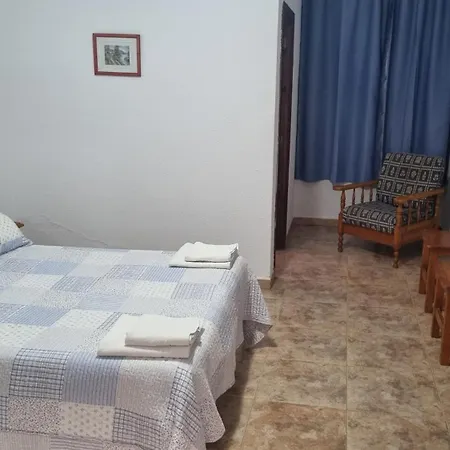 Habitaciones Los Caños-2