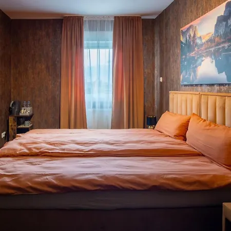 Bed And Breakfast 33-3