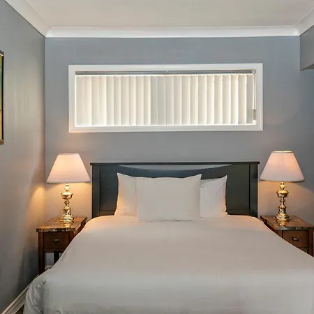 Tiki Shores Inn & Suites-2