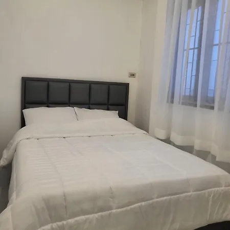 Aunty Thong'S House-2
