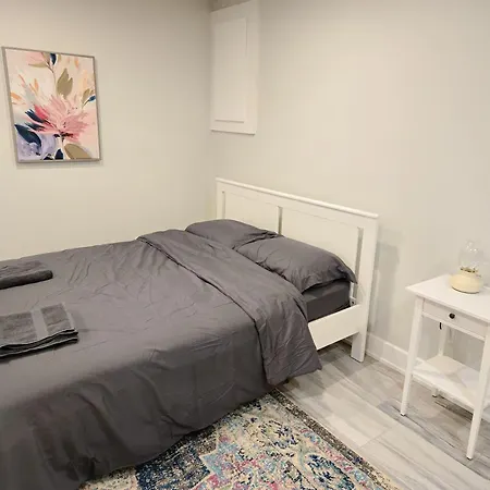 Byward-Market Luxury Guesthouse-3
