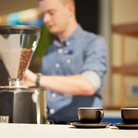 Holiday Inn Express Adelaide City Centre By Ihg-3