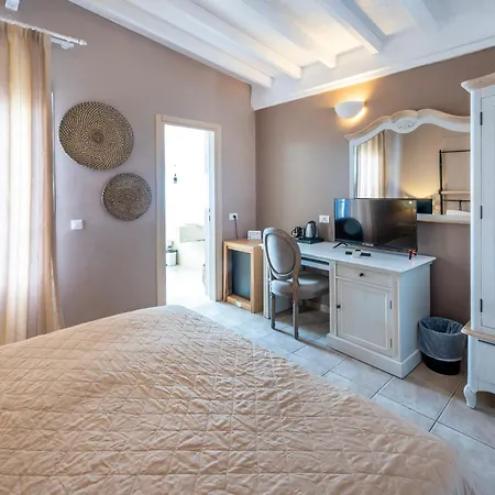 Smy Santorini Suites & Villas-2