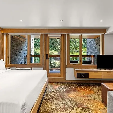 Otter Hotel-3