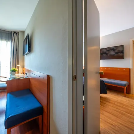 Hotel J. Balmes Vic-3