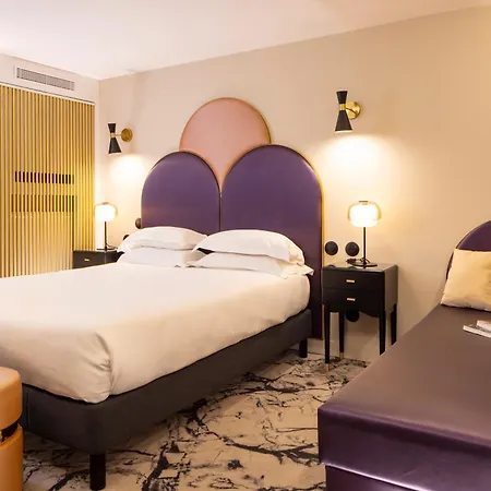 Hotel Mondial-2