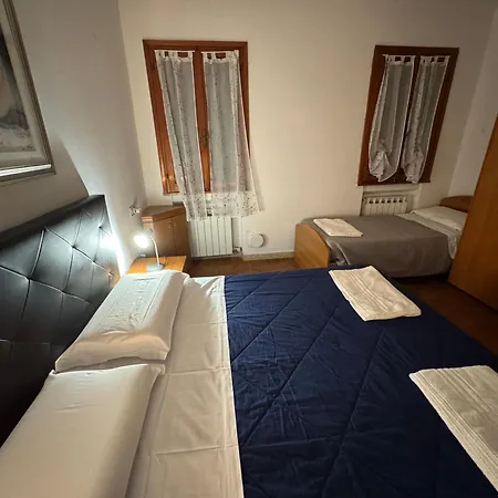 The Wolf House Greysclass-2