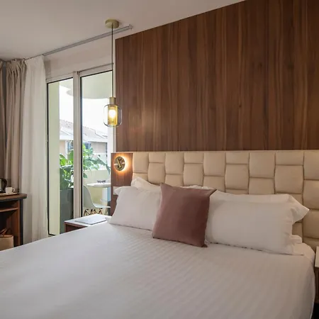Le Cetai Cannes Beach Hotel-3