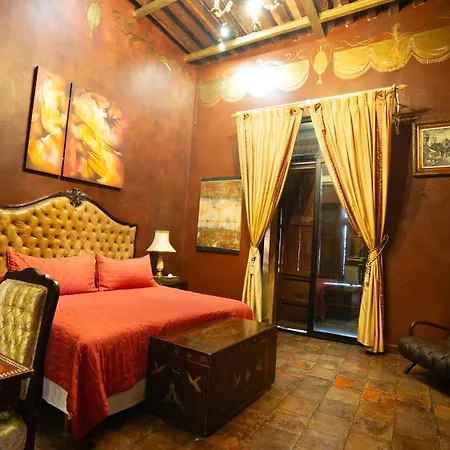 Casa Pedro Loza-3