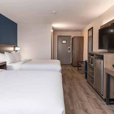 Comfort Suites Kingston Central-3