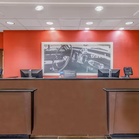 Hampton Inn & Suites Detroit/Airport Romulus-3