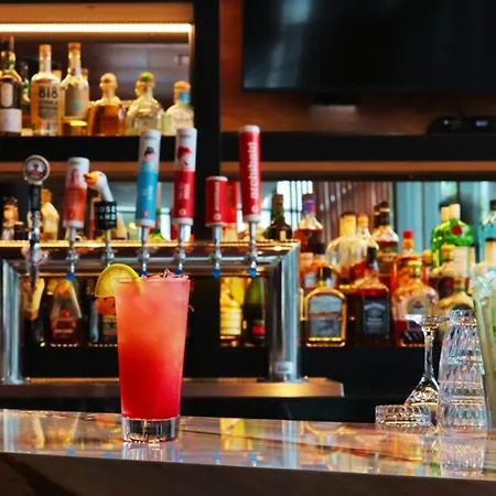 Embassy Suites By Hilton - Montreal-3