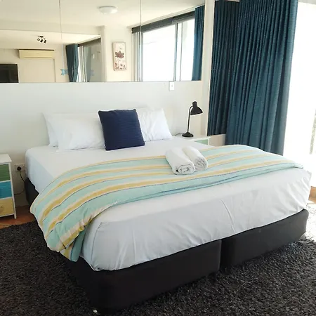 One The Esplanade Apartments On Surfers Paradise-2