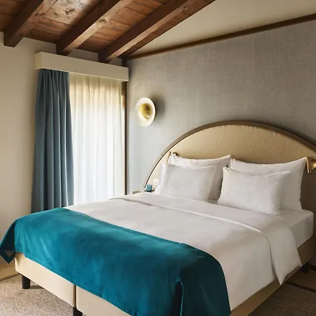 Vista Lakefront Boutique Hotel-2