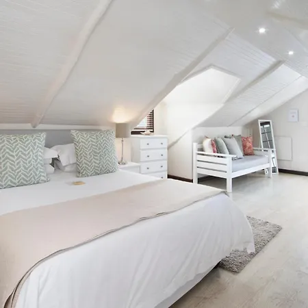 The Potting Shed Guest House-3