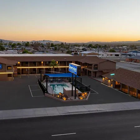 Travelodge By Wyndham Parker-3