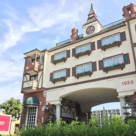 Anaheim Camelot Inn & Suites-3