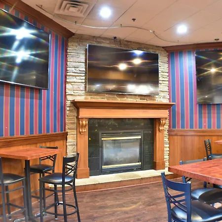 Ramada By Wyndham Sioux Falls Airport - Waterpark Resort & Event Center-2