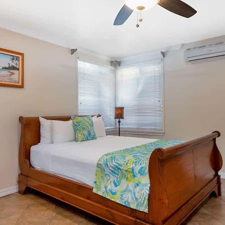 Days Inn By Wyndham Maui Oceanfront-3