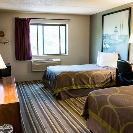Super 8 By Wyndham Groton-3