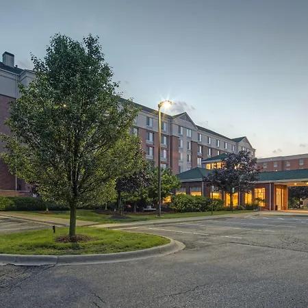 Hilton Garden Inn Detroit Metro Airport-3