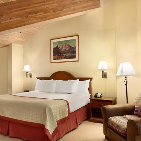 Pinedale Hotel & Suites-3