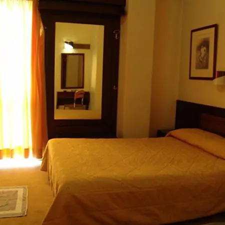 Claridge Hotel-2