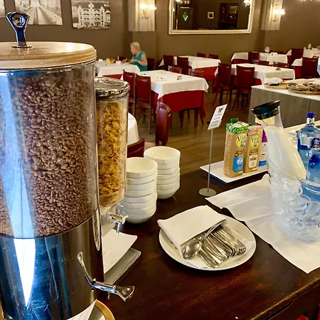 Hotel Pyrenees-3