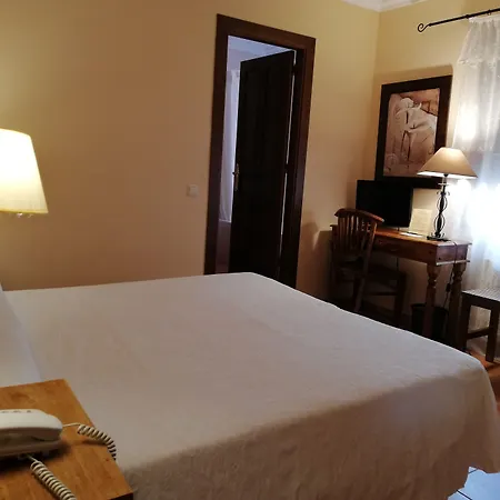 Hotel Don Carlos Cáceres-3