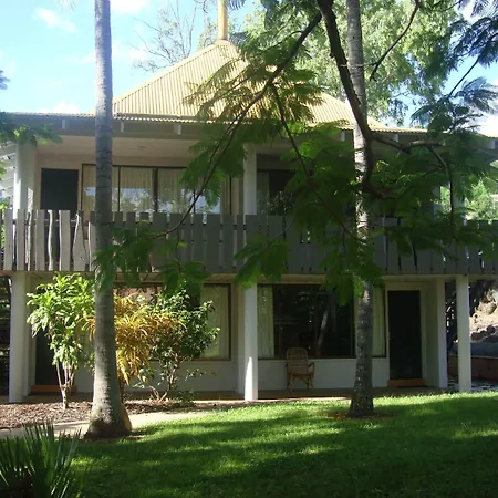 Base Airlie Beach Resort-3