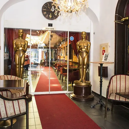 Film Hotel Vysoka-3