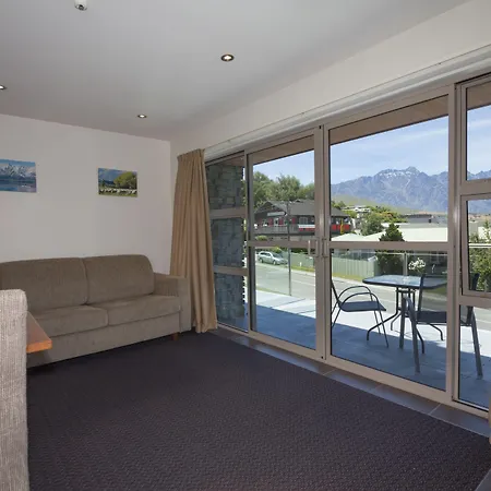 Autoline Motel Queenstown-3