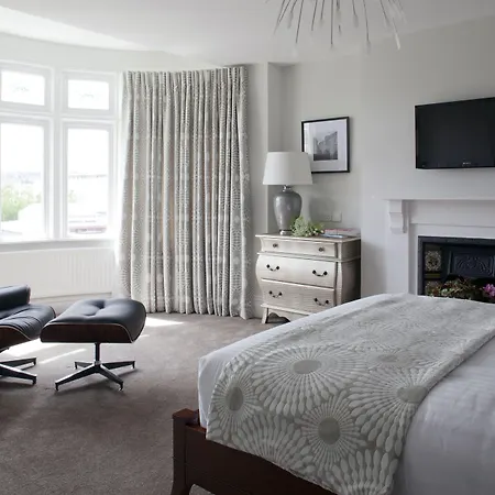 2 Crescent Gardens Guest House-3