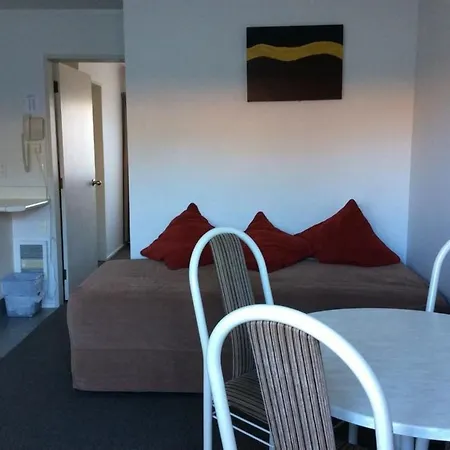 Marksman Motor Inn-3