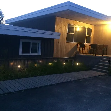 Pinewood Inn-3