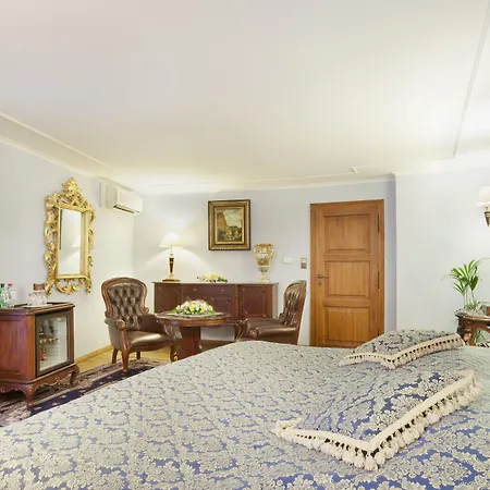 Hotel U Prince Prague By Bhg-3