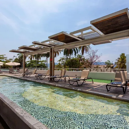 Ramada By Wyndham Acapulco Hotel & Suites-2