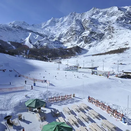 Hotel The Larix Ski-In Ski-Out-2