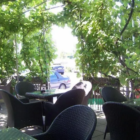 Guest House Ivac Inn Zagreb Airport-2