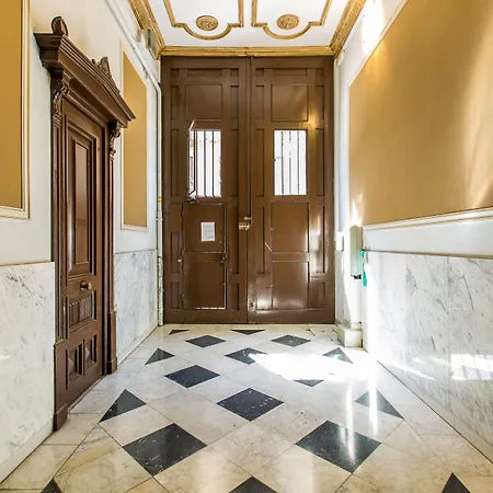 El Born Guest House By Casa Consell-3