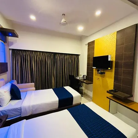 Hotel Sandalwood Inn - Rooms And Spa-3
